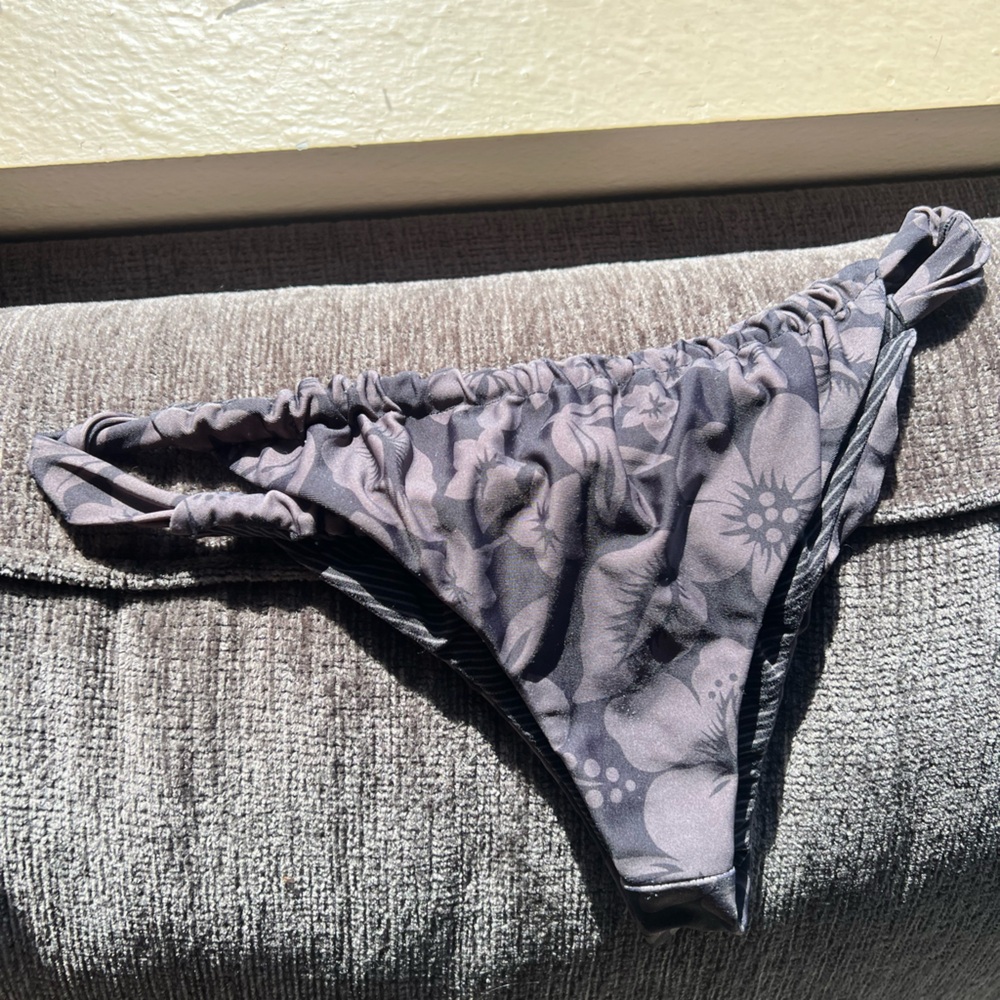 Acacia bottoms